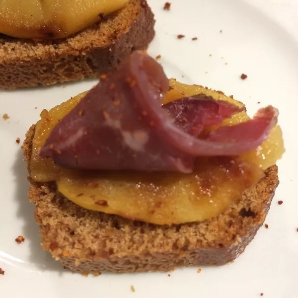 Bouchée pain d’epice, pomme et magret 