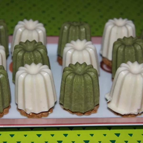Mini mousses au céleri et aux épinards sur sablés aux graines et herbes