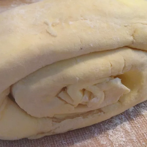Pâte feuilletée en escargot pour 2 tourtières